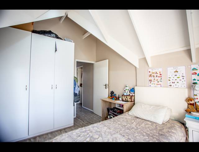 2 BEDROOM HOUSE SOLD IN SONSTRAAL HEIGHTS